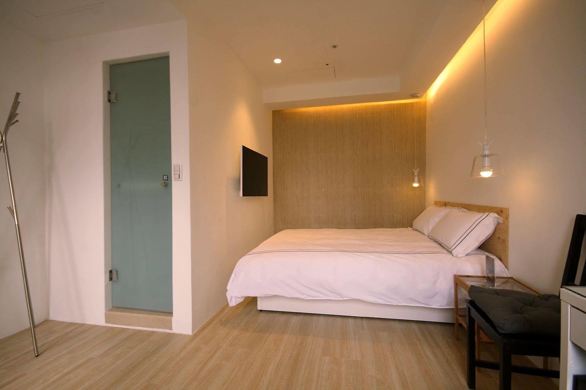 Mini West Hotel Ταϊχούνγκ Εξωτερικό φωτογραφία