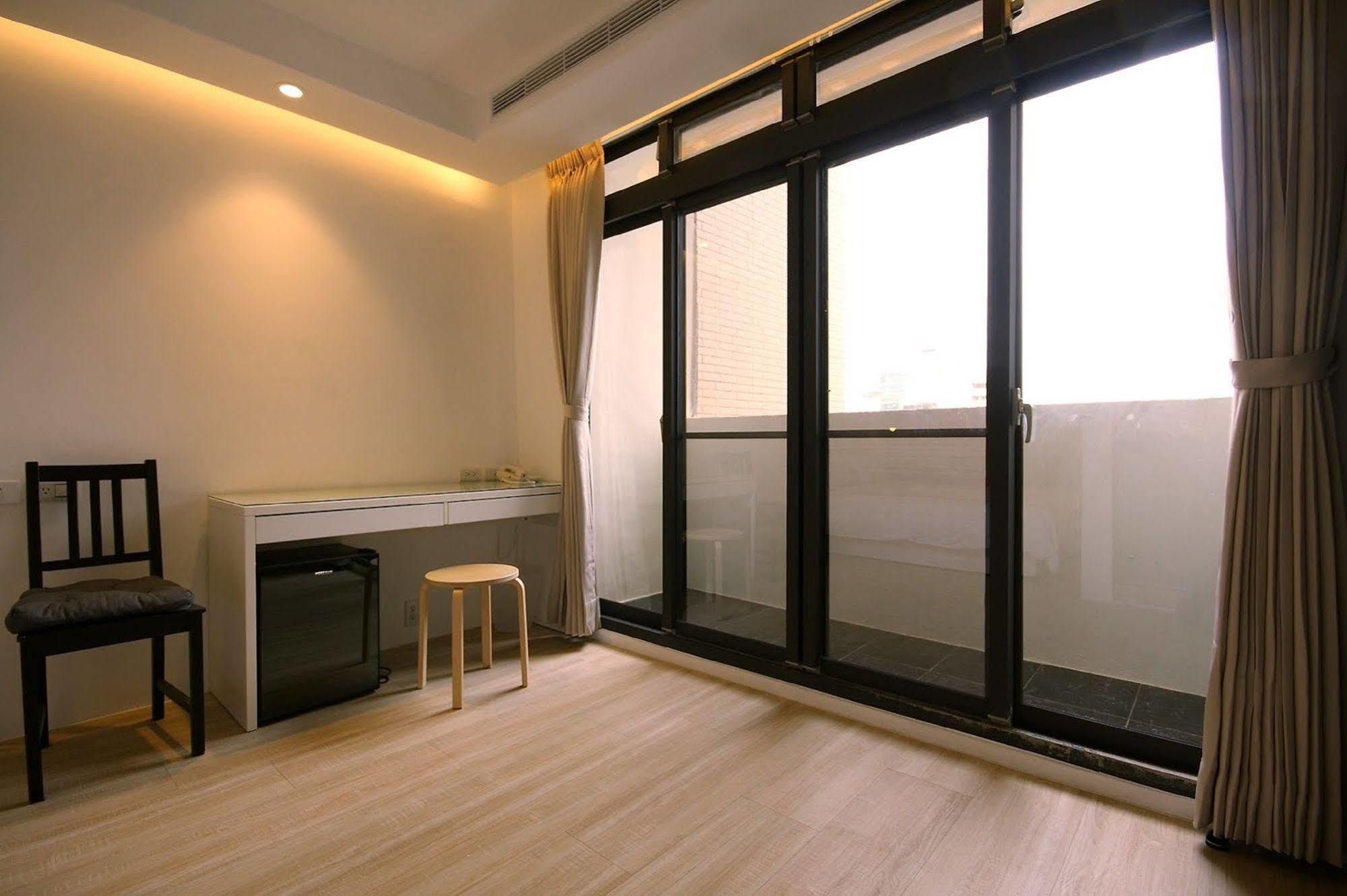Mini West Hotel Ταϊχούνγκ Εξωτερικό φωτογραφία